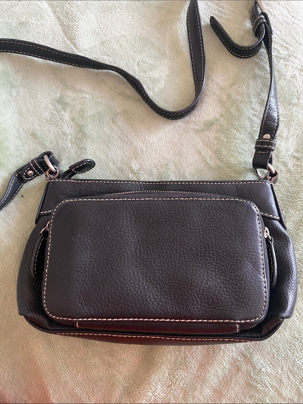 Coldwater Creek Black Leather Crossbody with Contrast Stitching - Picture 4 of 6